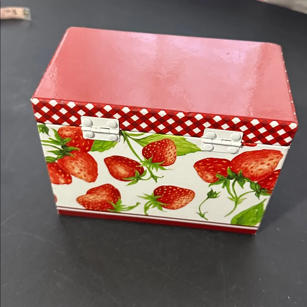 Strawberry recipe box with cards and dividers